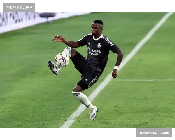 皇马三前锋阵型实验遇阻 姆巴佩维尼修斯共存问题